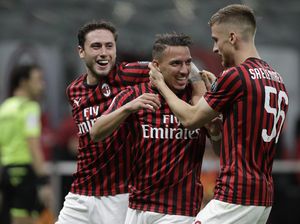 Enjoy-nya Milan Saat Bantai Bologna