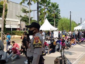 Ini Alasan Pengunjung Tetap Olahraga di GBK Meski Antrean Mengular Ini Alasan Pengunjung Tetap Olahraga di GBK Meski Antrean Mengular