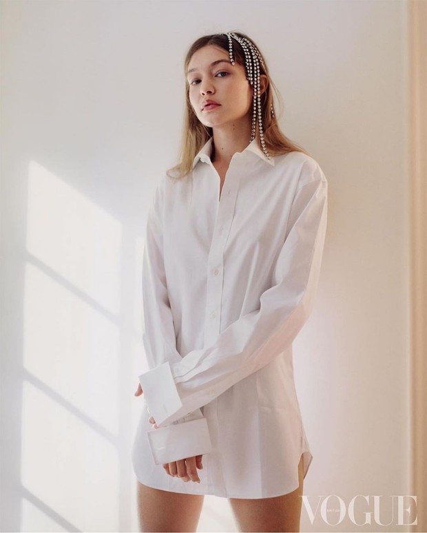 Gigi Hadid enggan menunjukkan kisah kehamilannya kepada publik lantaran tak ingin kehamilannya membuat orang-orang menjadi teralihkan perhatiannya dari topik yang lebih penting.