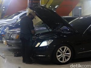 Setahun Corona di Indonesia: Penjualan Mobil Babak Belur, Mudik pun Ngumpet-ngumpet