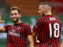 Agen Sodorkan Calhanoglu ke Juventus dan Inter, Milan Geram
