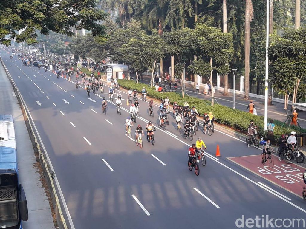 Jalur Pop Up Diperlebar, Pesepeda Tumpah Ruah di Kawasan Sudirman-Thamrin Jalur Pop Up Diperlebar, Pesepeda Tumpah Ruah di Kawasan Sudirman-Thamrin