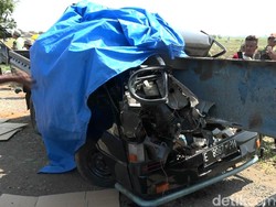 Mobil Pikap Tabrak Truk Kontainer di Pantura Subang, 3 Orang Tewas