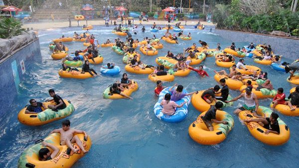 Kembali Dibuka, Waterpark di Bogor Ini Ramai Saat Akhir Pekan
