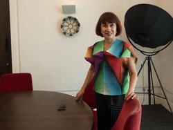 Melani Setiawan Akui Smartphone Ini Mudahkan Kegiatan Art & Digitalnya