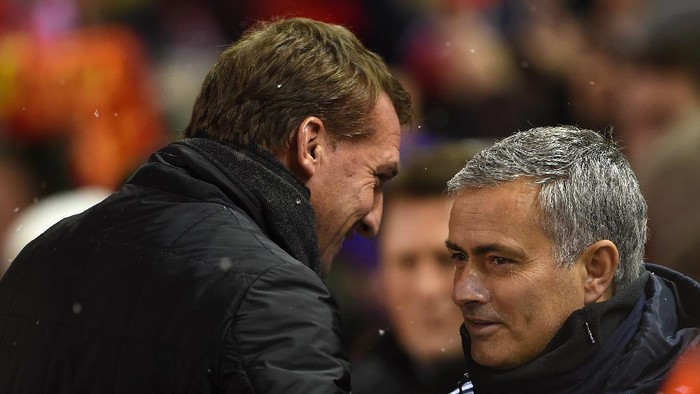 LIVERPOOL, ENGLAND - JANUARY 20:  Brendan Rodgers, manager of Liverpool greets Jose Mourinho manager of Chelsea during the Capital One Cup Semi-Final first leg match between Liverpool and Chelsea at Anfield on January 20, 2015 in Liverpool, England.  (Photo by Michael Regan/Getty Images)