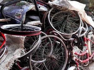 Sulap Sepeda dari Rongsokan Berbuah Cuan