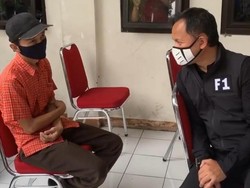 Tinjau Penyaluran Bansos, Bima Arya Dengarkan Keluh Kesah Warga Bogor