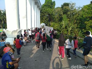 Waswas, Warga Minta Pemkot Awasi Pengunjung Tak Bermasker di Tugu Kujang Bogor
