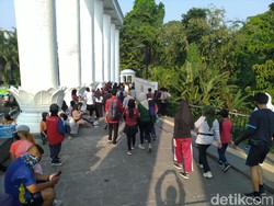 Waswas, Warga Minta Pemkot Awasi Pengunjung Tak Bermasker di Tugu Kujang Bogor