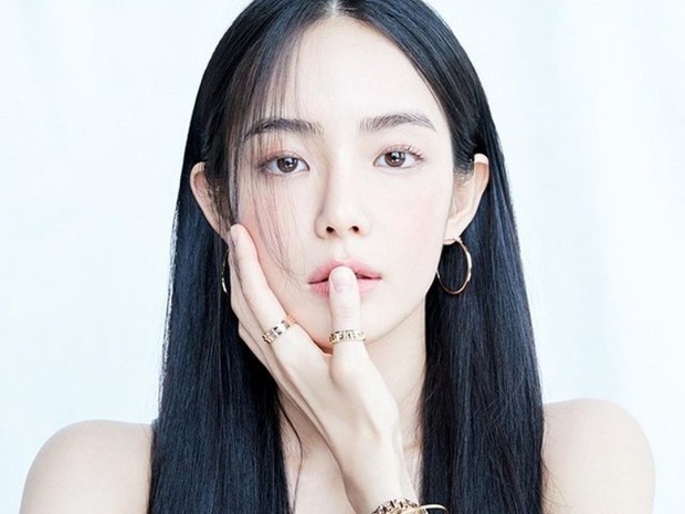 poni panjang seperti milik Hong Soojoo lebih mudah diatur daripada poni pendek