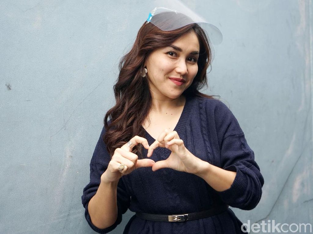 Ibunda Ayu Ting Ting Puji Adit Jayusman: Idaman Banget Ibunda Ayu Ting Ting Puji Adit Jayusman: Idaman Banget