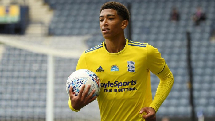 PRESTON, ENGLAND - JULY 18: Jude Bellingham of Birmingham City looks on during the Sky Bet Championship match between Preston North End and Birmingham City at Deepdale on July 18, 2020 in Preston, England. Football Stadiums around Europe remain empty due to the Coronavirus Pandemic as Government social distancing laws prohibit fans inside venues resulting in all fixtures being played behind closed doors. (Photo by Ross Kinnaird/Getty Images)