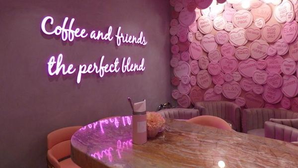 10 Kafe Instagramable Nuansa Serba Pink di London