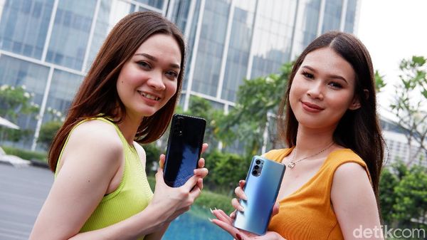 Digoda Dua Warna Oppo Reno4