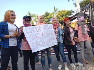 Sepi Job Saat Pandemi COVID-19, Penyanyi Dangdut di Jombang Jual Barang Berharga Sepi Job Saat Pandemi COVID-19, Penyanyi Dangdut di Jombang Jual Barang Berharga