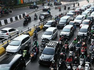PSBB DKI Diperpanjang, Jalan Basuki Rachmat Tetap Macet