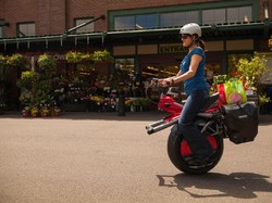 Keren, Motor Listrik Ini Cuma Punya Satu Ban