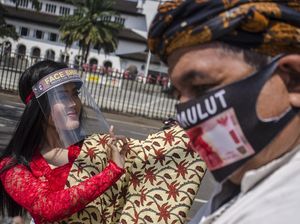 Seniman Bandung Suarakan Aspirasi Lewat Tari Kidung Seniman Bandung Suarakan Aspirasi Lewat Tari Kidung