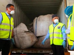 Malaysia Temukan 1.800 Ton Limbah Beracun Tujuan Indonesia