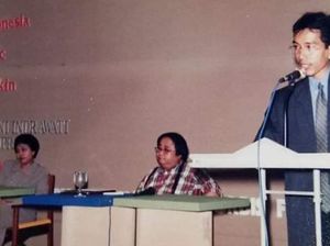 Sri Mulyani Buka-bukaan soal Foto Seminar Krisis 98 Bareng Jokowi