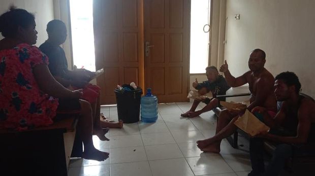 Terombang-ambing 7 Hari di Laut, 6 WN Papua Nugini Diselamatkan ...
