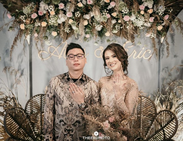 Atries Angel telah dilamar sang pujaan hati