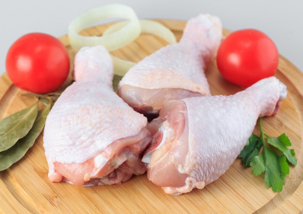 Menyimpan ayam di freezer dapat bertahan hingga 1 tahun