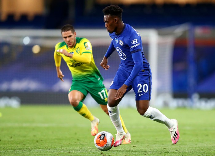 LONDON, ENGLAND - JULY 19: Callum Hudson-Odoi of Chelsea  battles for possession with  Brandon Williams of Manchester United  during the FA Cup Semi Final match between Manchester United and Chelsea at Wembley Stadium on July 19, 2020 in London, England. Football Stadiums around Europe remain empty due to the Coronavirus Pandemic as Government social distancing laws prohibit fans inside venues resulting in all fixtures being played behind closed doors. (Photo by Andy Rain/Pool via Getty Images)