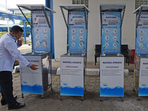 Canggih! Di Banten Ada Wastafel Otomatis Bertenaga Surya Lho