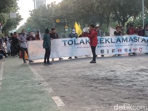 Mahasiswa Demo Tolak Reklamasi Ancol di Balkot DKI, Lalin Sempat Ditutup Mahasiswa Demo Tolak Reklamasi Ancol di Balkot DKI, Lalin Sempat Ditutup