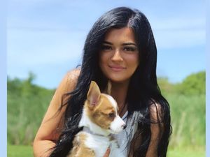 8 Potret Wanita yang Disebut-sebut Netizen Kembaran Kylie Jenner