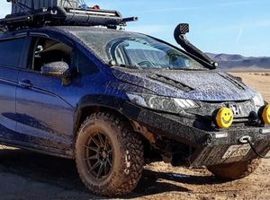 Gokil! Honda Jazz Lawan Kodrat buat Off Road