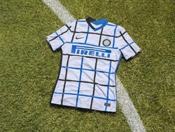 Inter Rilis Jersey Tandang Musim Depan, Netizen Sebut Mirip Taplak Meja