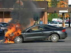 Waspada! Ini 3 Penyebab Umum Kendaraan Terbakar Sendiri