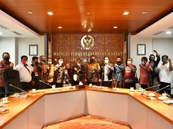 Jalan Kaki ke Jakarta, Petani Deli Serdang Adukan Konflik Tanah ke MPR