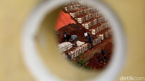 Longsor di BKT Mulai Diperbaiki