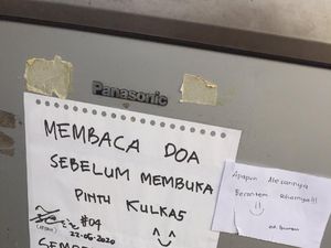Makanan Hilang di Kulkas Kos, Netizen Bagi Trik Kocak Mencegahnya Makanan Hilang di Kulkas Kos, Netizen Bagi Trik Kocak Mencegahnya