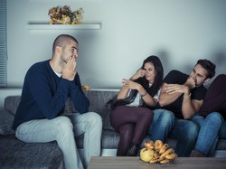 Kerap Dianggap Sepele, Seserius Ini Bahaya Keseringan Nahan Kentut