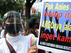 Ratusan Pekerja Hiburan Malam Geruduk Kantor Anies Baswedan Ratusan Pekerja Hiburan Malam Geruduk Kantor Anies Baswedan