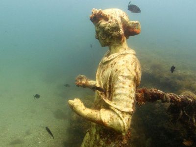 Surga Dunia yang Tenggelam di Bawah Laut Italia