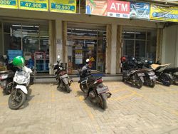 Indomaret Ajak Pengunjung Ditagih Parkir Lapor Polisi, Gimana Alfamart?