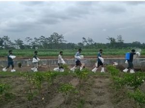 Viral Video Pemakaman Pasien COVID-19 di Blitar Tanpa APD Layak