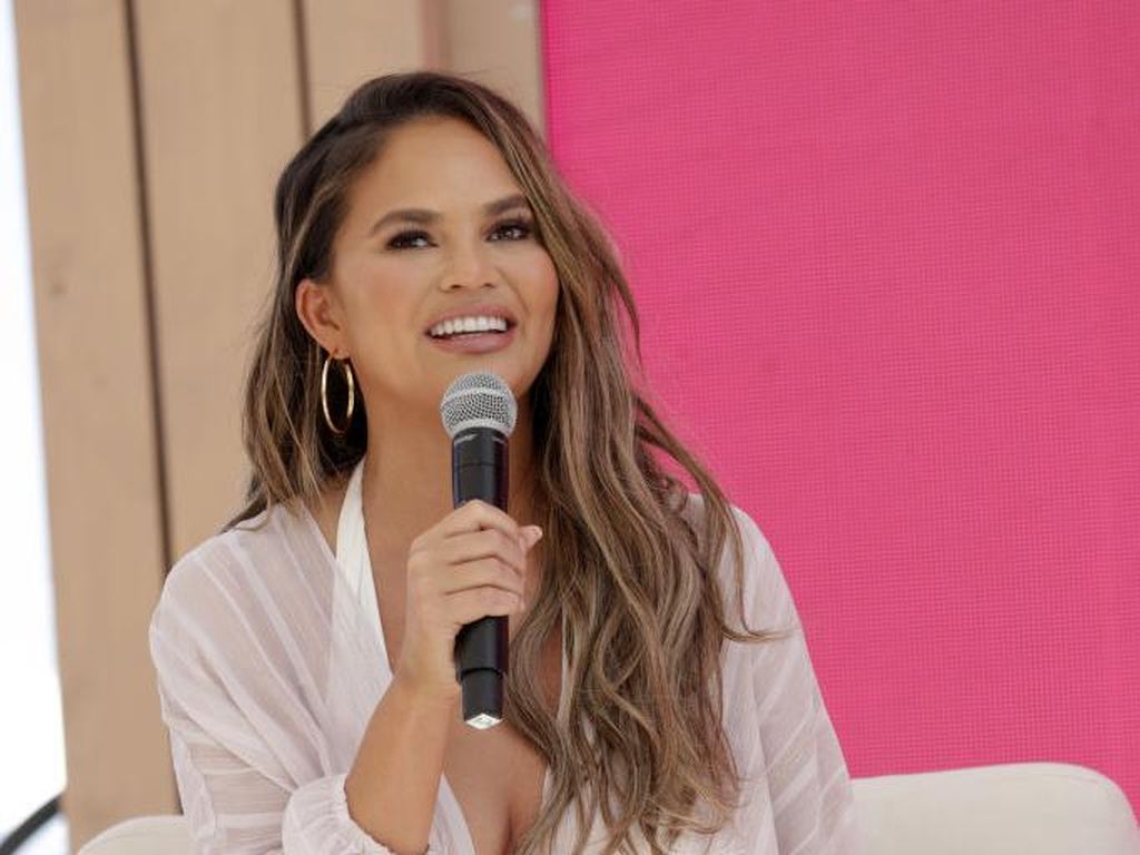 Chrissy Teigen Bagikan Resep Es Kopi Susu Thailand, Contek Yuk! Chrissy Teigen Bagikan Resep Es Kopi Susu Thailand, Contek Yuk!