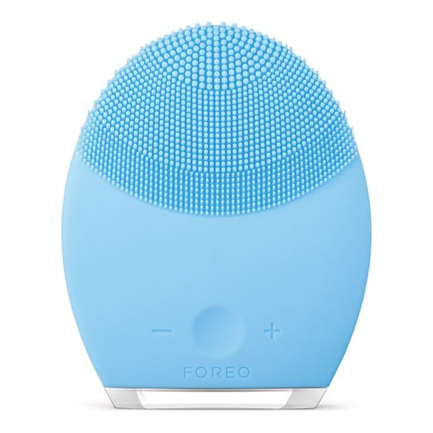 Foreo Luna 2/pinterest.com/amazon Diperuntukan untuk semua jenis kulit mulai dari berminyak hingga sensitif.