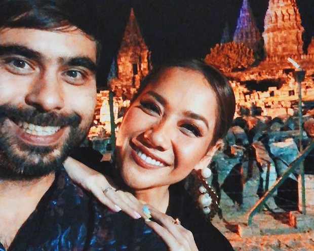 Video klip BCL untuk Ashraf disutradari langsung oleh Adam SInclair sang adik ipar