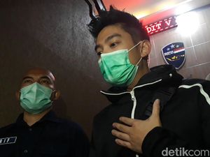 Video Boy William ke Mapolda Jatim untuk Pemeriksaan Kasus Carding Video Boy William ke Mapolda Jatim untuk Pemeriksaan Kasus Carding