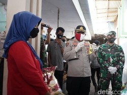Keluarga Pasien COVID-19 di Kota Probolinggo Dapat Bantuan Beras