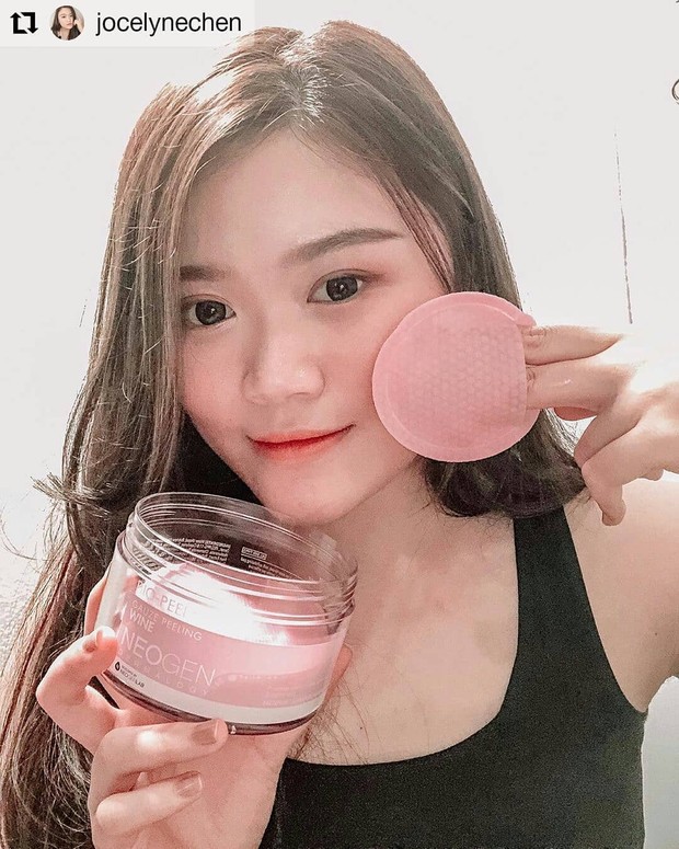 Neogen memiliki beberapa varian exfoliate pads. Varian wine adalah yang paling disarankan untuk meremajakan kulit.