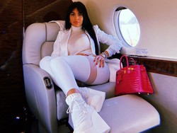 Georgina Rodriguez berpose di jet pribadi sang kekasih, Cristiano Ronaldo (Instagram/georginagio)